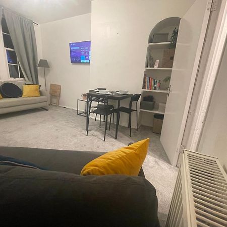 Tooting Lodge London - Cosy 2 Bedroom House With Garden, 5 Mins Walk To Tube Station Zewnętrze zdjęcie